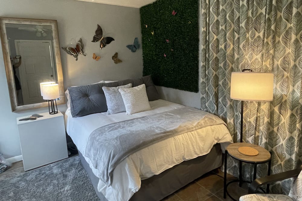 Photo of Bedroom in Richs Deland