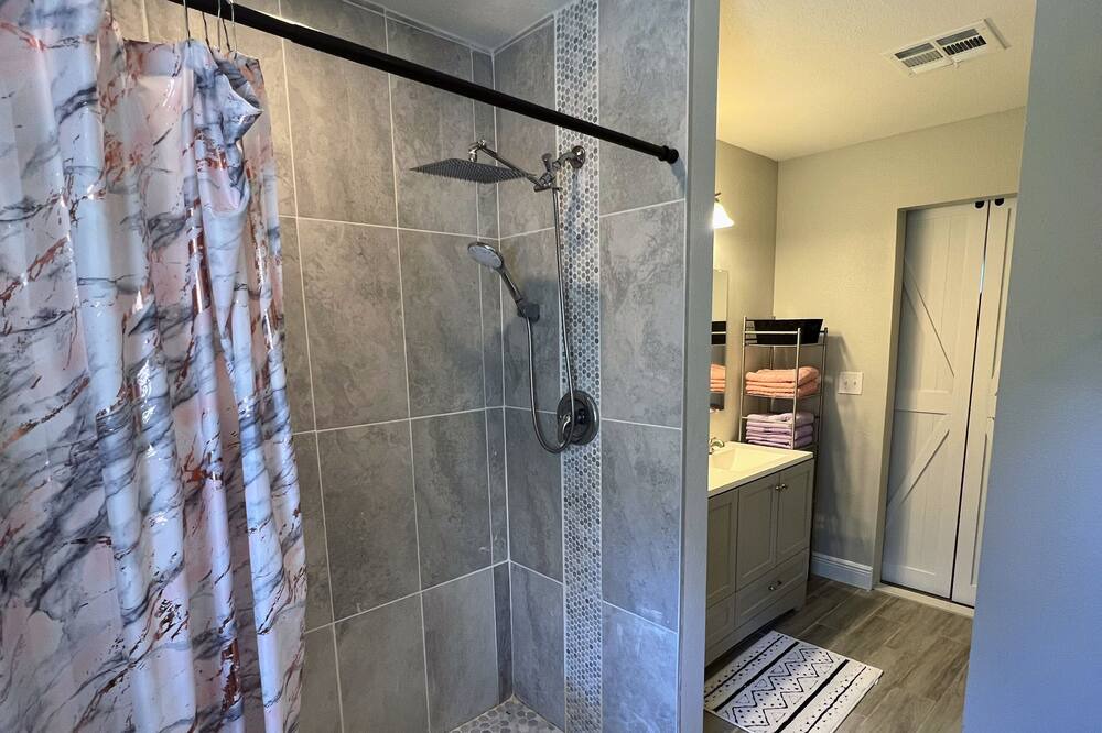 Photo of Bathroom in Pine Hills