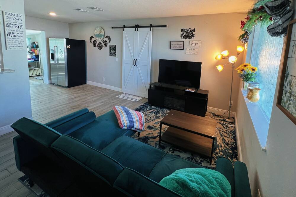 Photo of Livingroom in Pine Hills