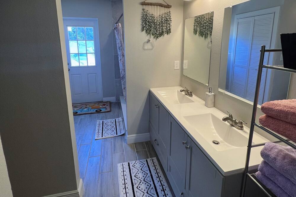 Photo of Bathroom in Pine Hills