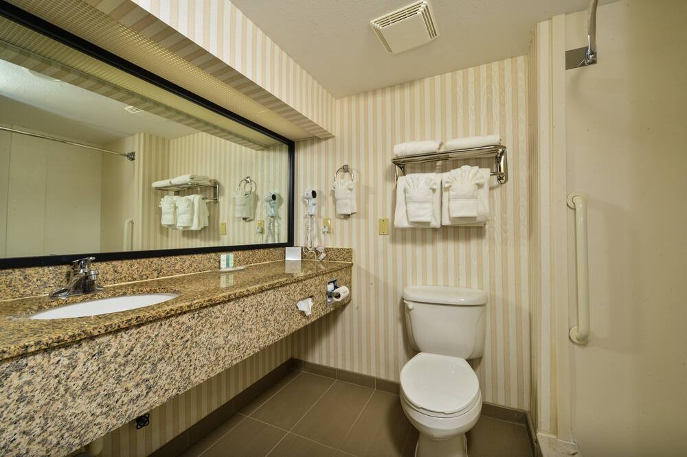 Photo of Bathroom in Tamarac