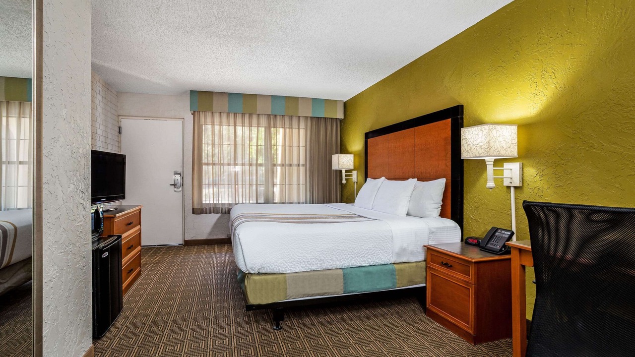 Photo of Bedroom in Westshore