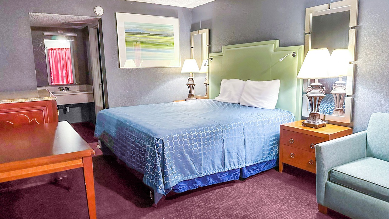 Photo of Bedroom in Hahira