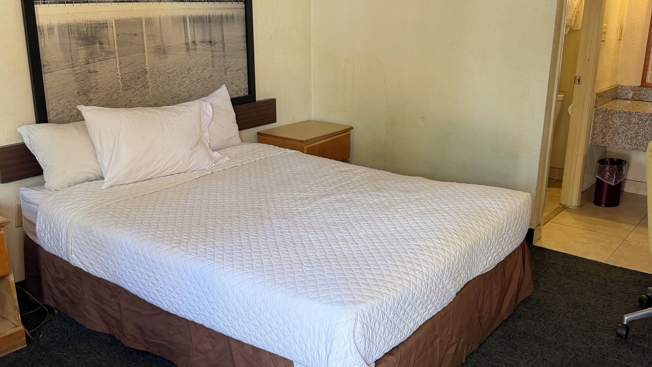 Photo of Bedroom in Doctors Inlet