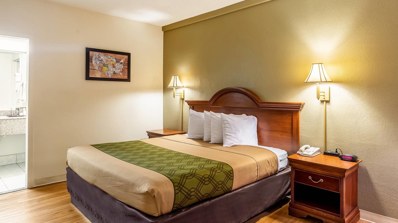 Photo of Bedroom in Lake City