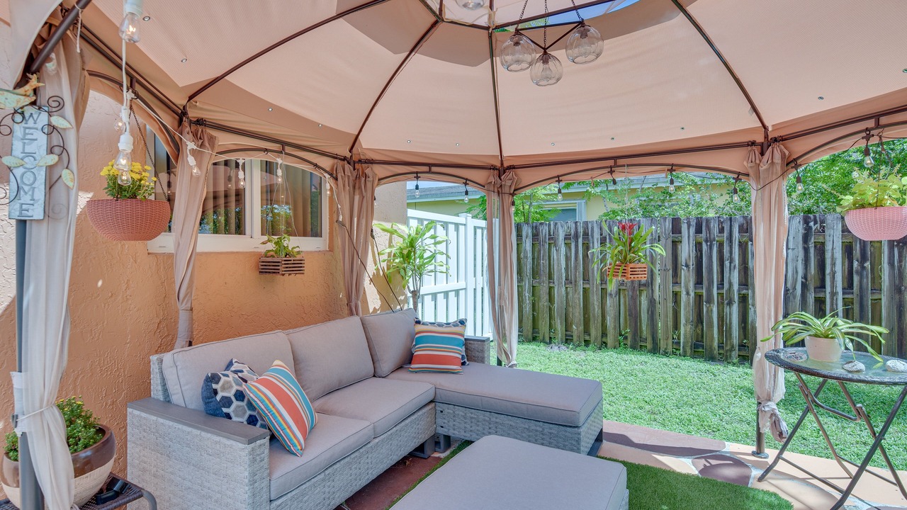 Photo of Outdoor in Sunrise