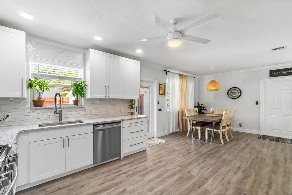 Photo of Kitchen in Lantana