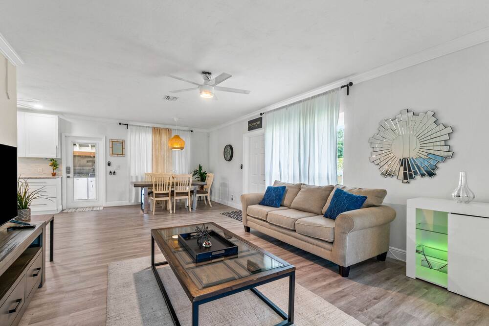 Photo of Livingroom in Lantana