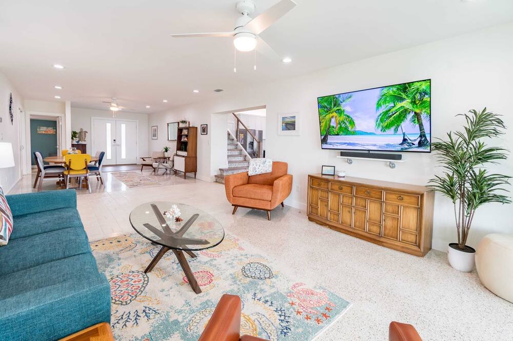Photo of Others in Cocoa Isles