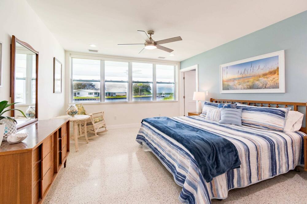 Photo of Others in Cocoa Isles