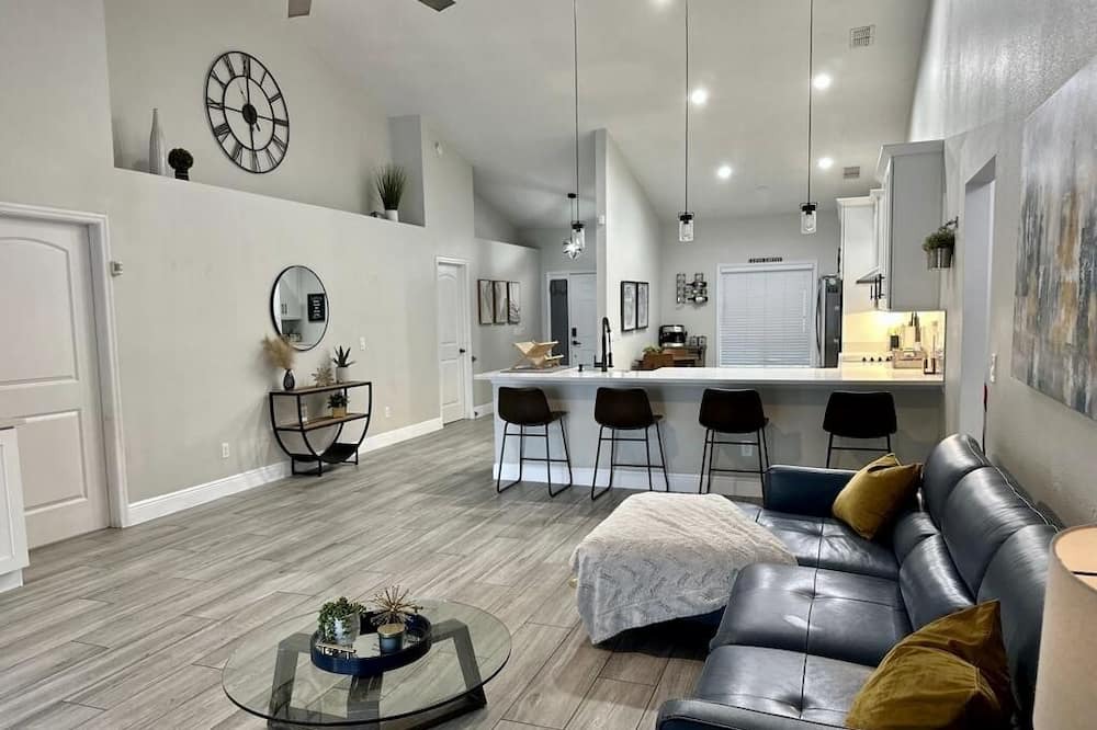 Photo of Livingroom in Wedgefield