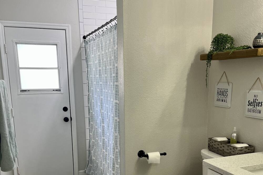Photo of Bathroom in Wedgefield