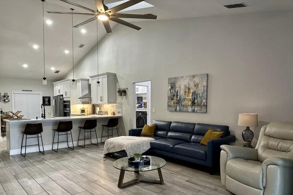 Photo of Livingroom in Wedgefield