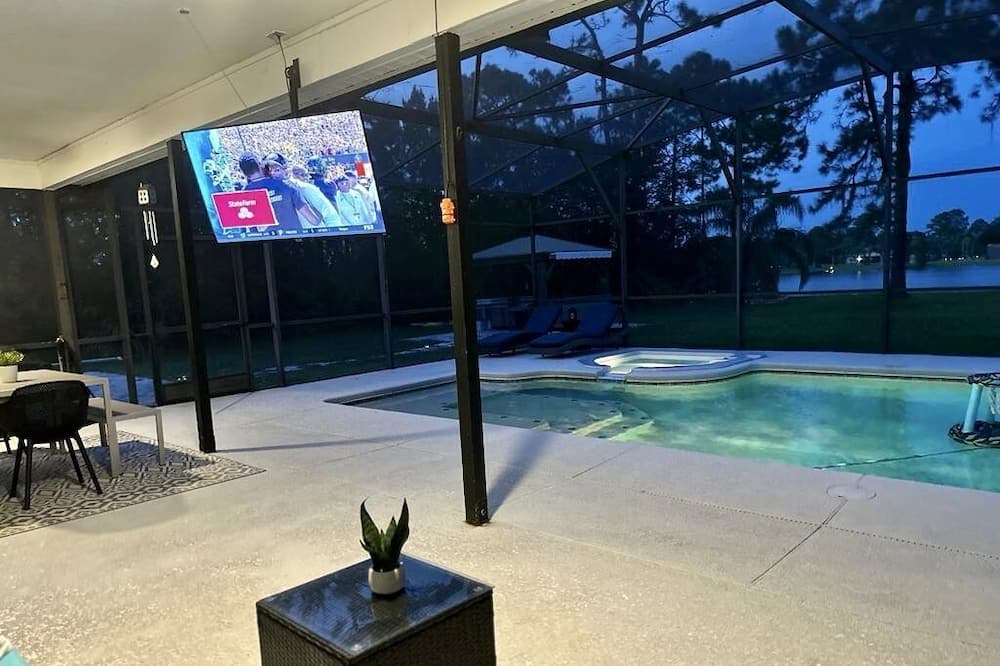 Photo of Outdoor in Wedgefield