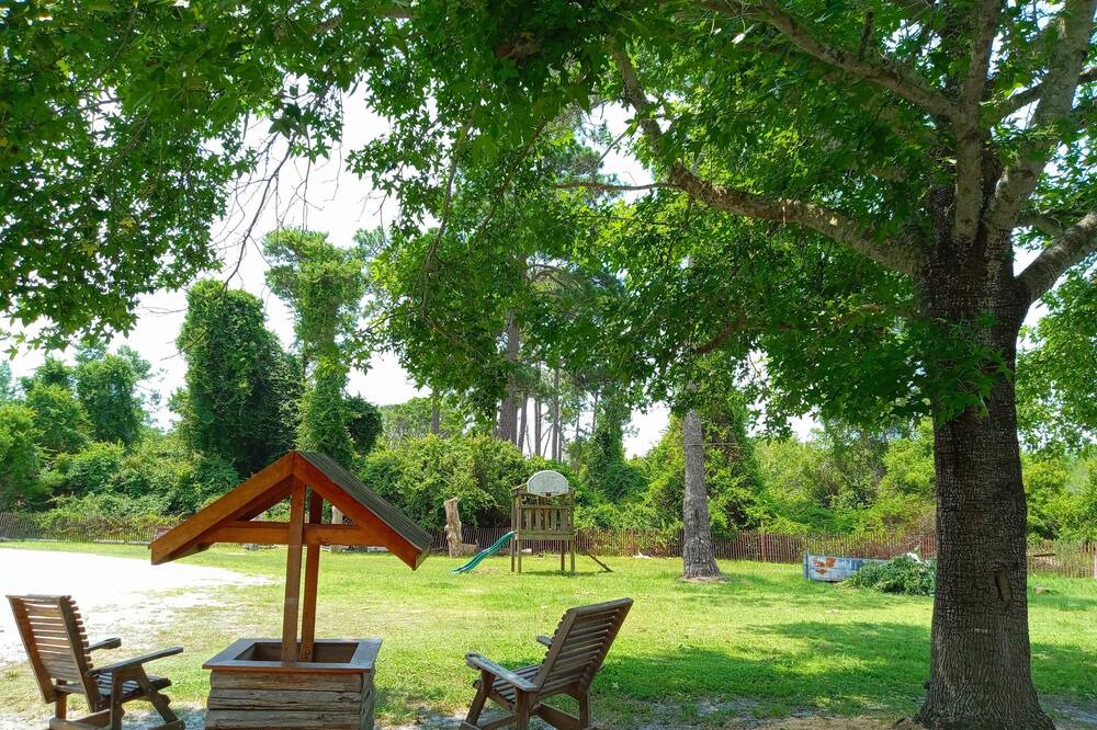 Photo of Outdoor in Eastpoint