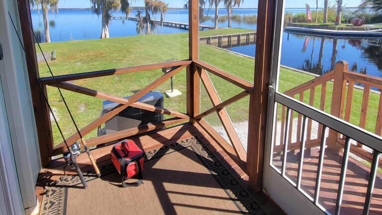 Photo of Patio Balcony in Crescent City