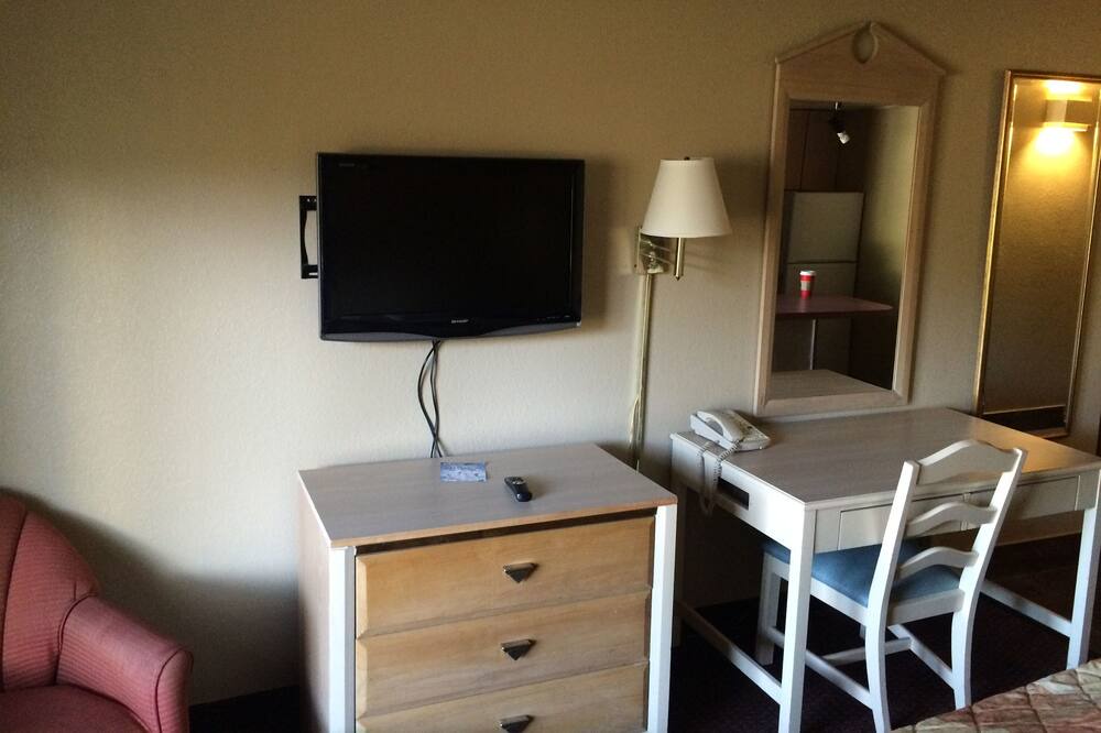 Photo of Bedroom in Bearss Plaza