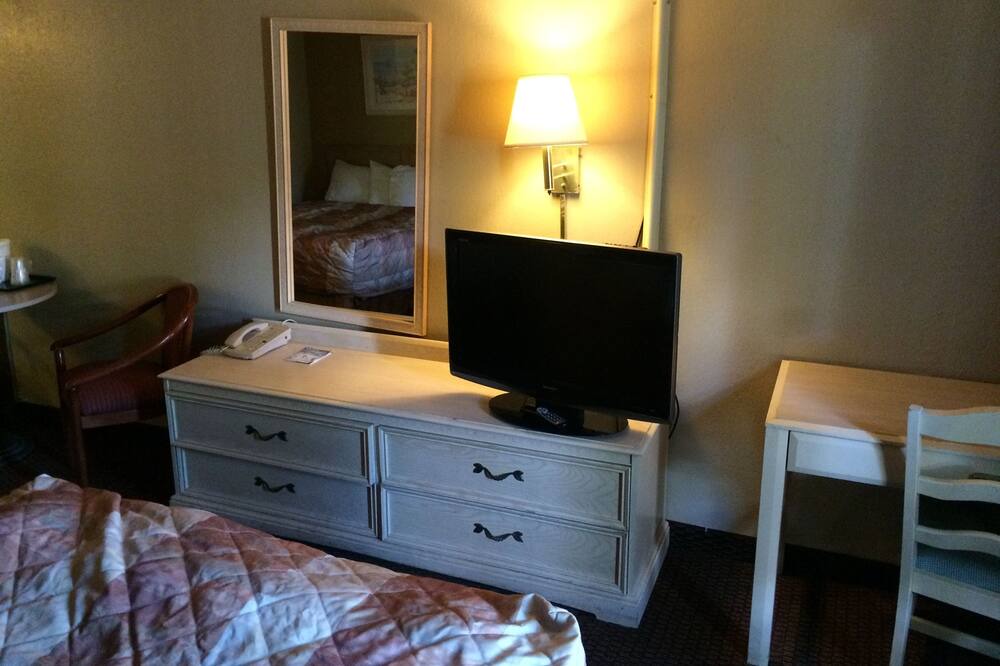 Photo of Bedroom in Bearss Plaza