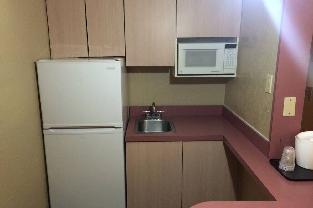 Photo of Kitchen in Bearss Plaza