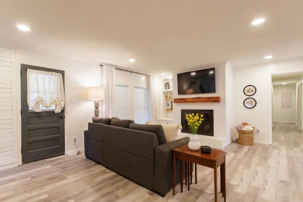 Photo of Livingroom in Valdosta