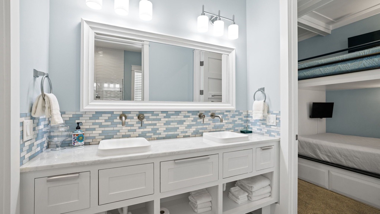 Photo of Bathroom in Holiday Isle