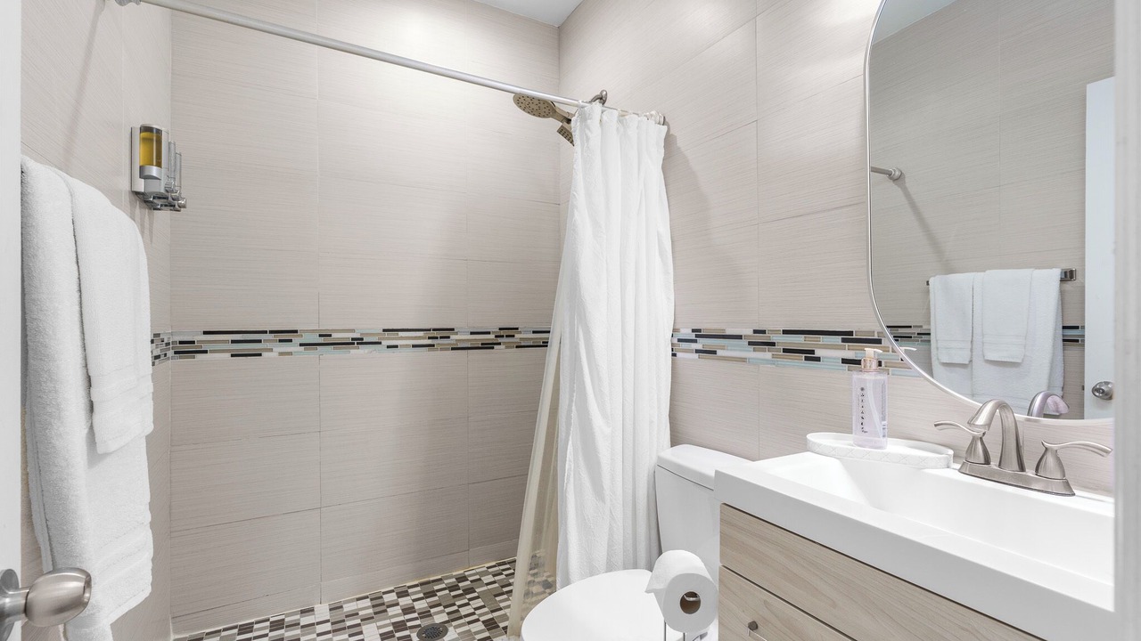 Photo of Bathroom in Hollywood