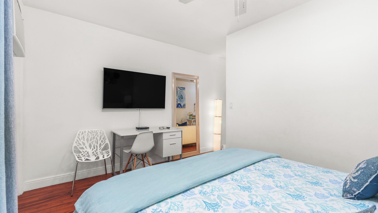 Photo of Bedroom in Hollywood