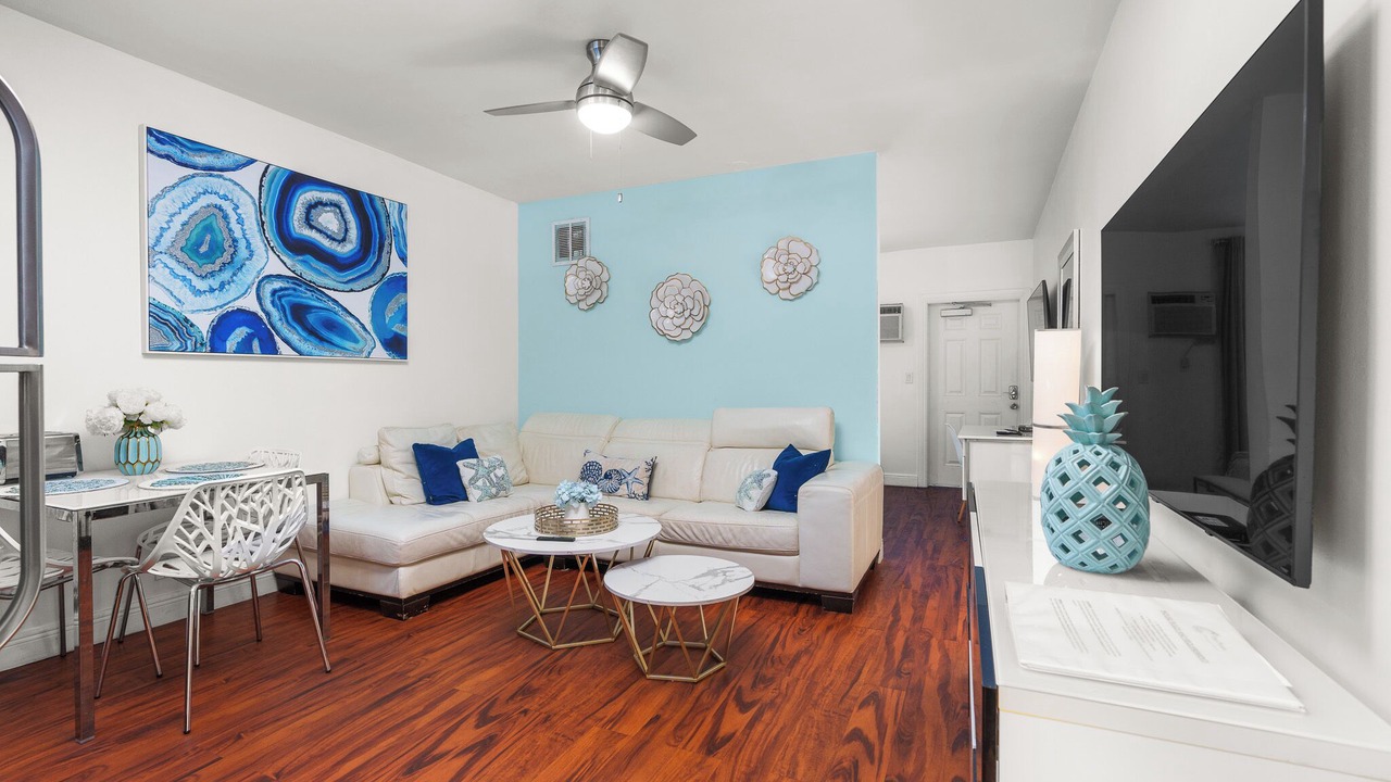 Photo of Livingroom in Hollywood