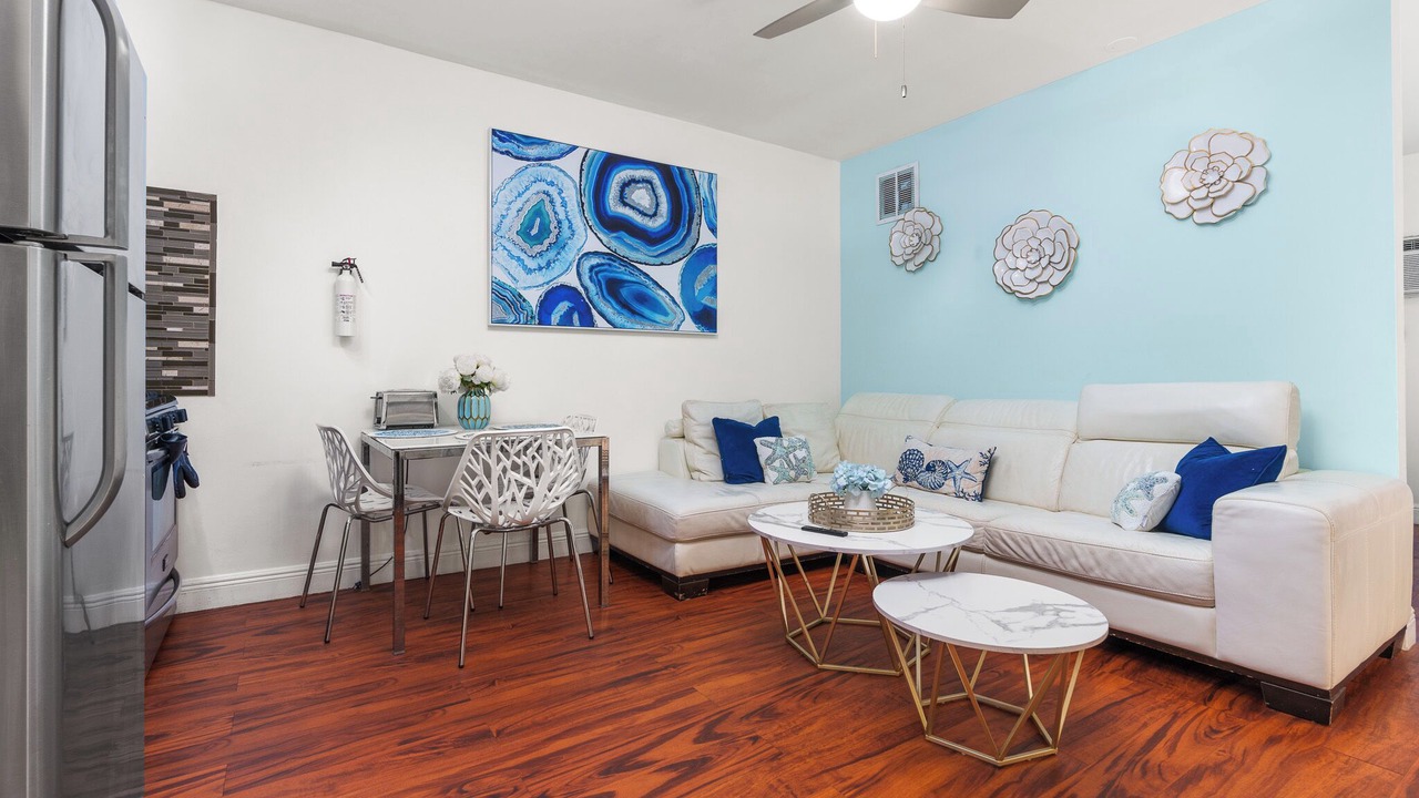 Photo of Livingroom in Hollywood