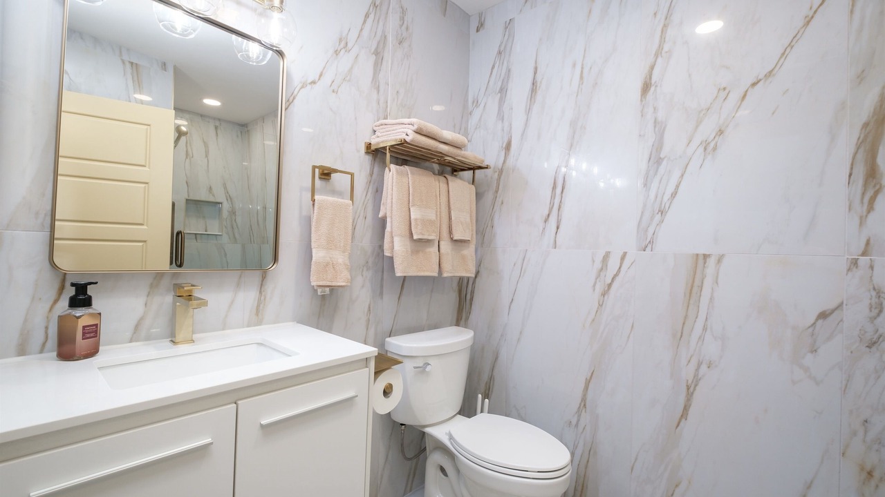 Photo of Bathroom in Cedar Key
