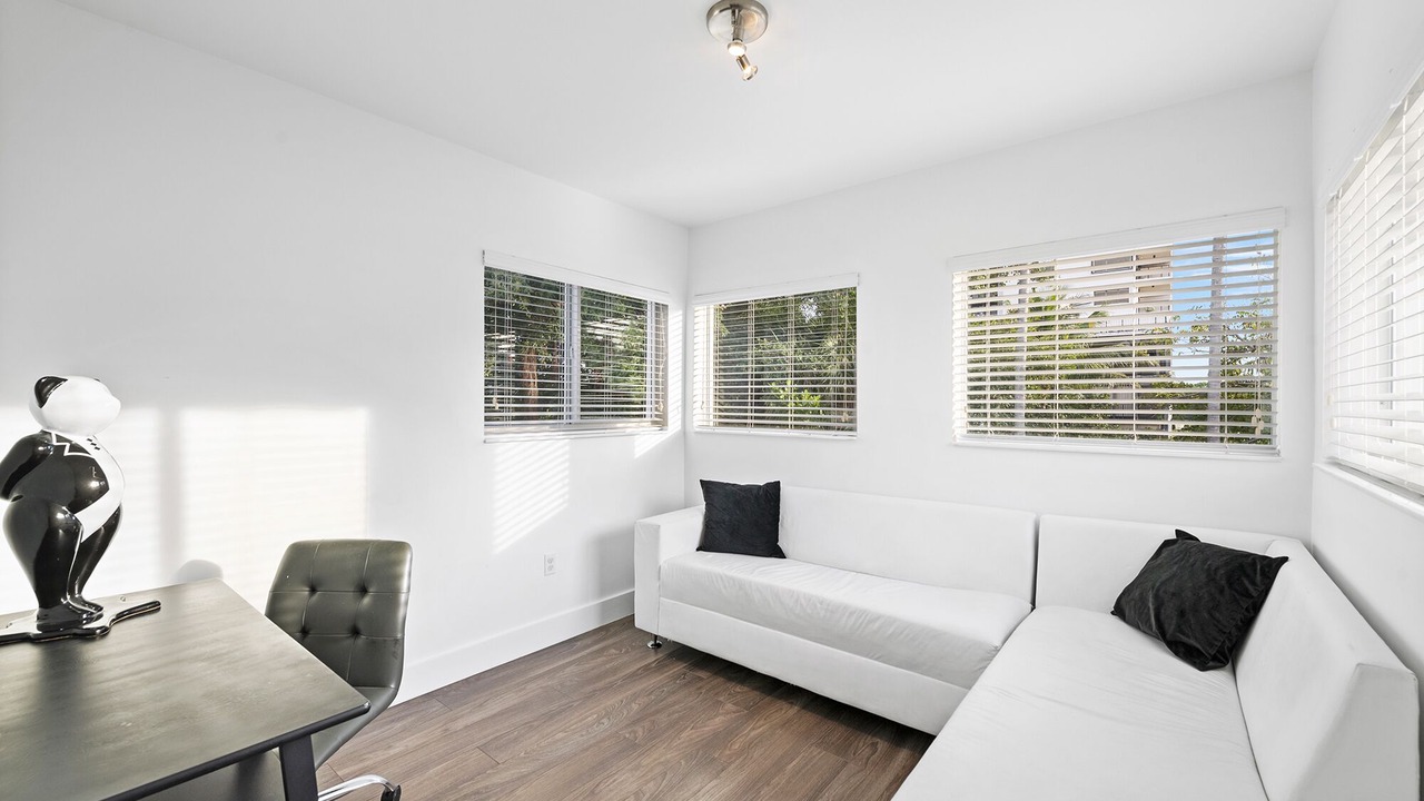 Photo of Livingroom in Venetian Islands