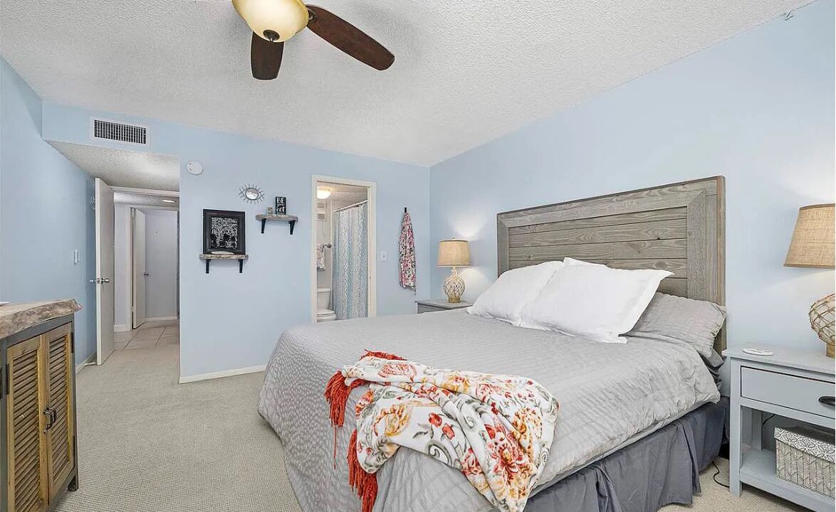 Photo of Bedroom in Crescent Beach