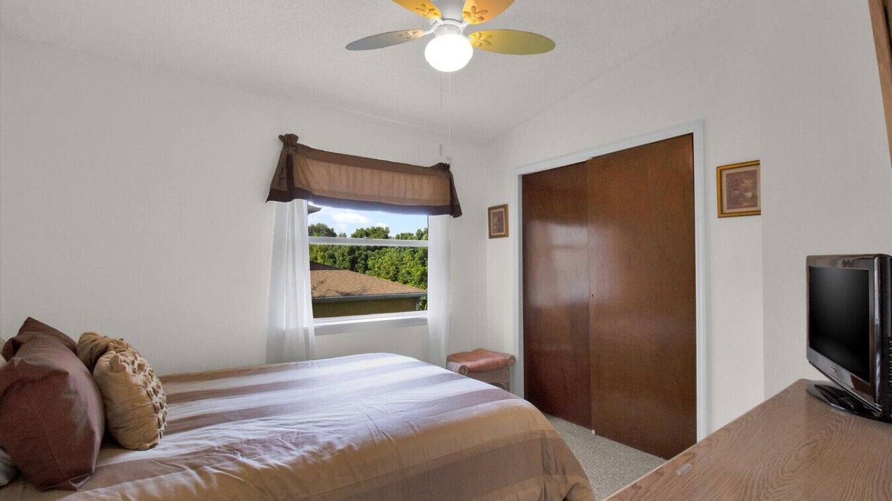 Photo of Bedroom in Bearss Plaza