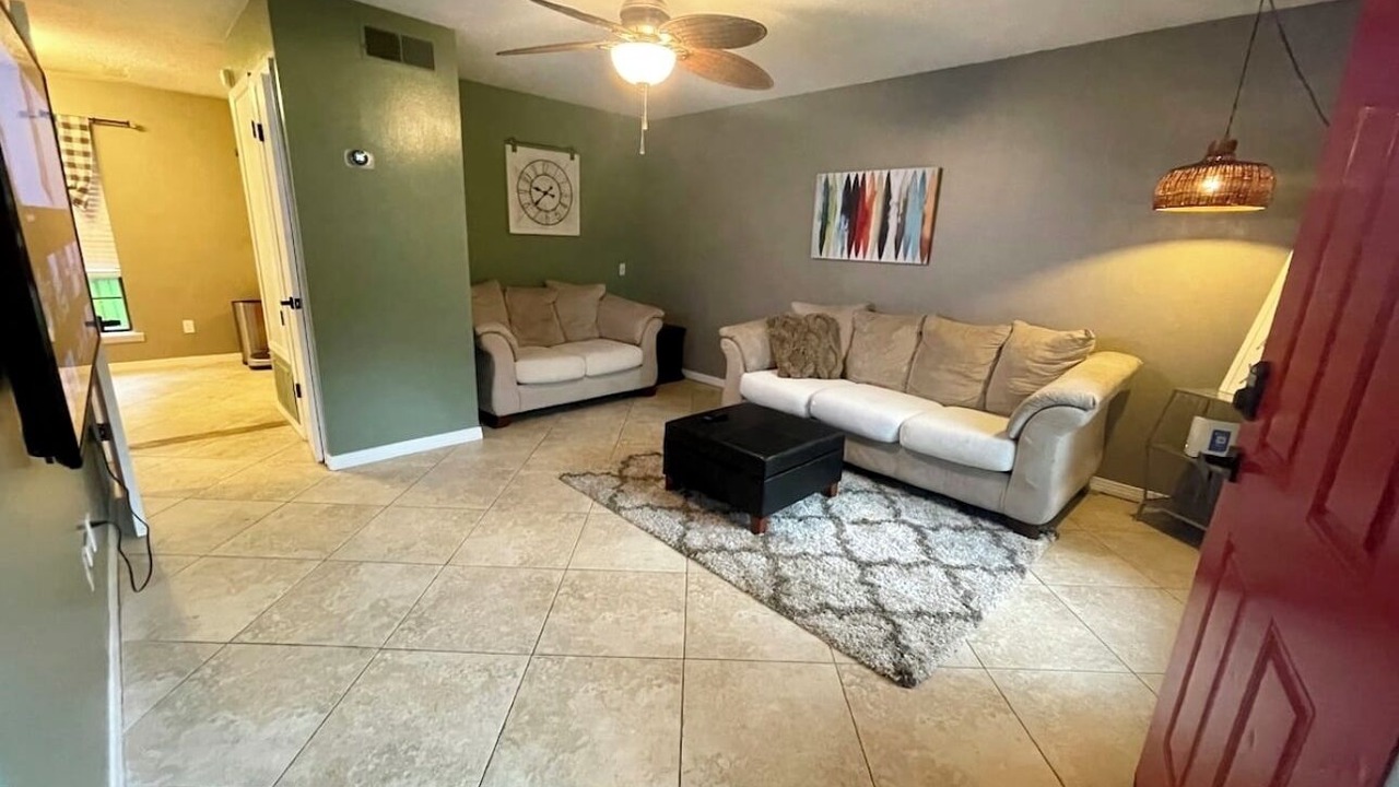 Photo of Livingroom in North Northwest Pensacola