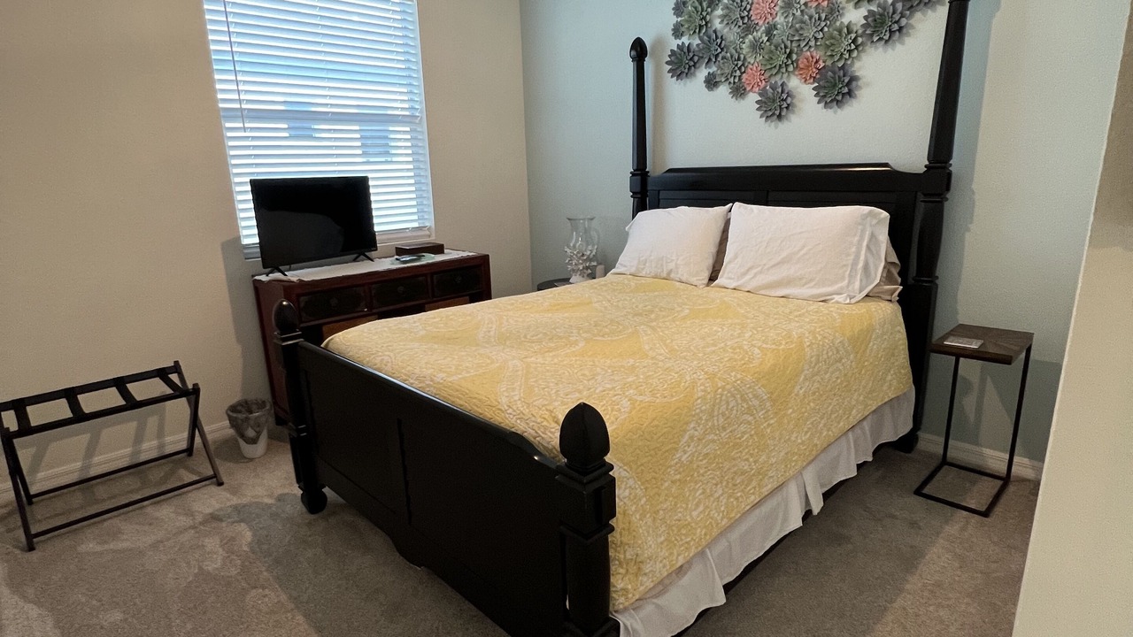 Photo of Bedroom in Tarpon Springs