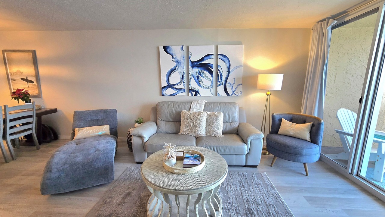 Photo of Livingroom in New Smyrna Beach