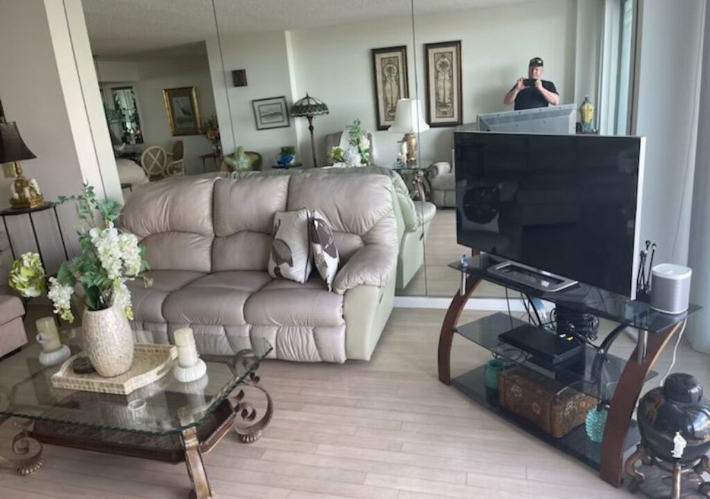 Photo of Livingroom in Singer Island