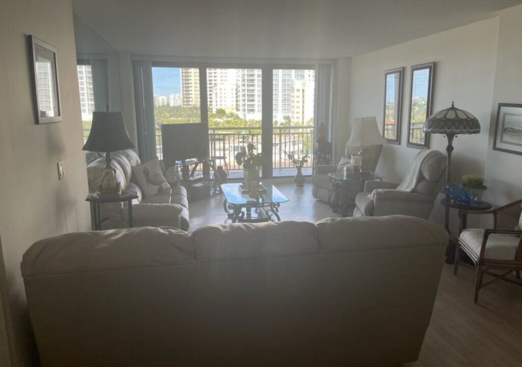 Photo of Livingroom in Singer Island