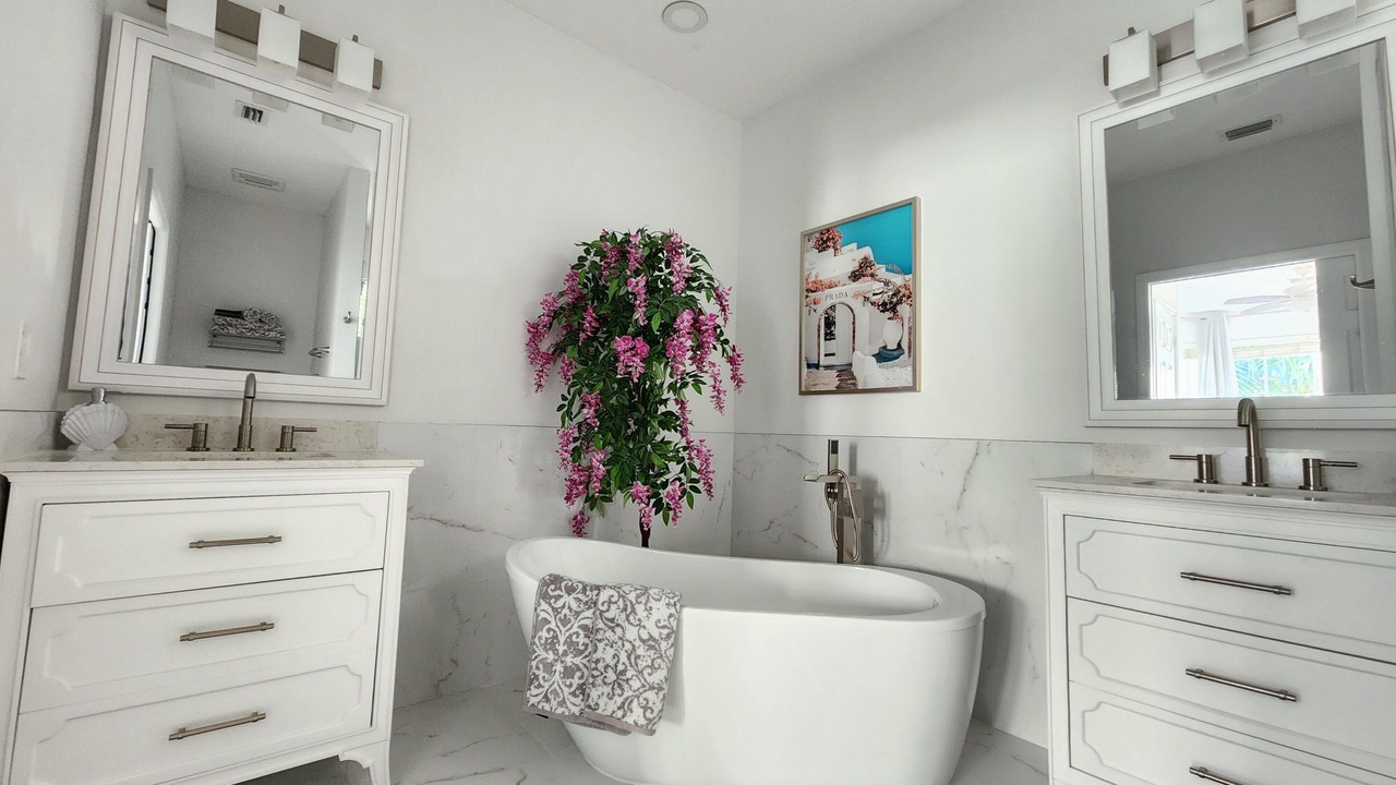 Photo of Bathroom in Naples