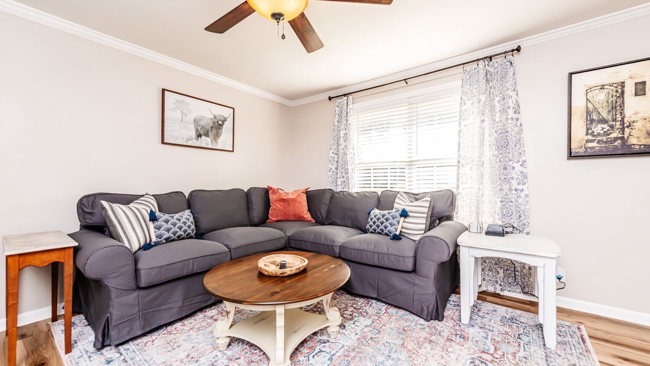 Photo of Livingroom in Perry