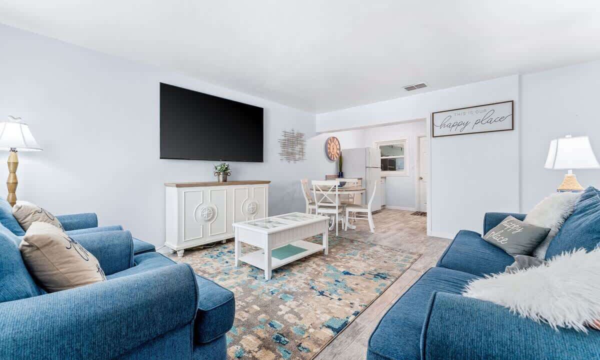Photo of Livingroom in Laurel Park