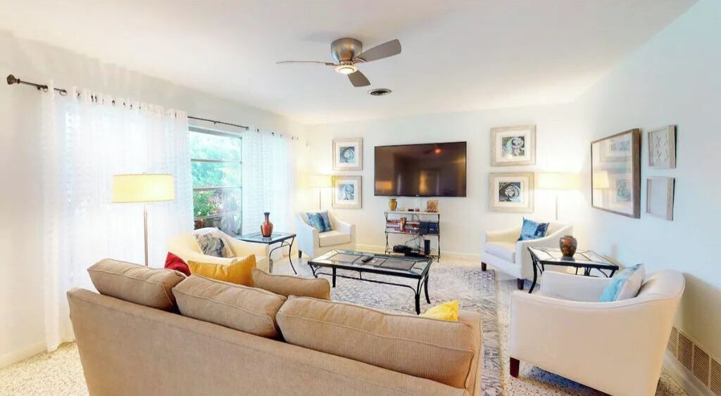 Photo of Livingroom in Clearwater