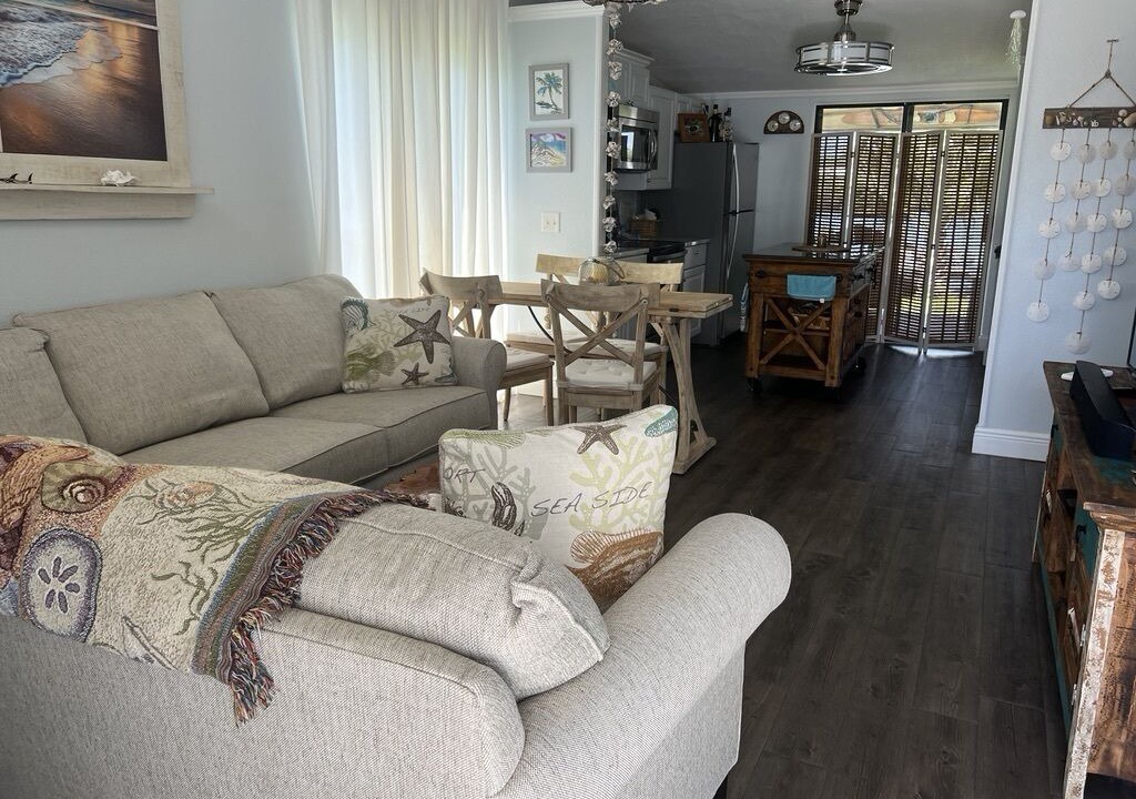 Photo of Livingroom in New Smyrna Beach