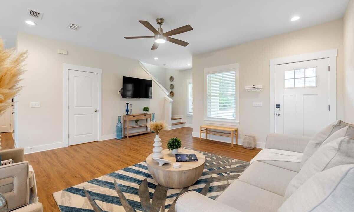 Photo of Livingroom in Crescent Beach