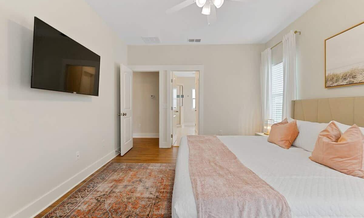 Photo of Bedroom in Crescent Beach