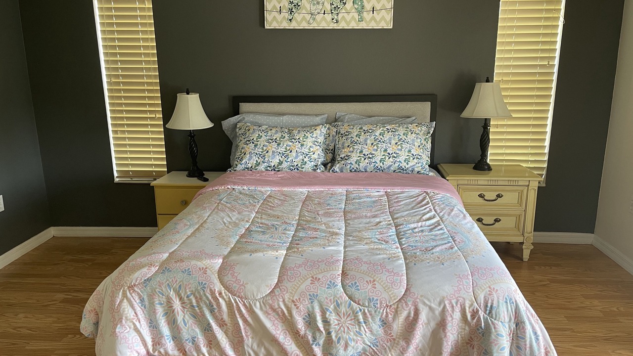 Photo of Bedroom in Englewood East