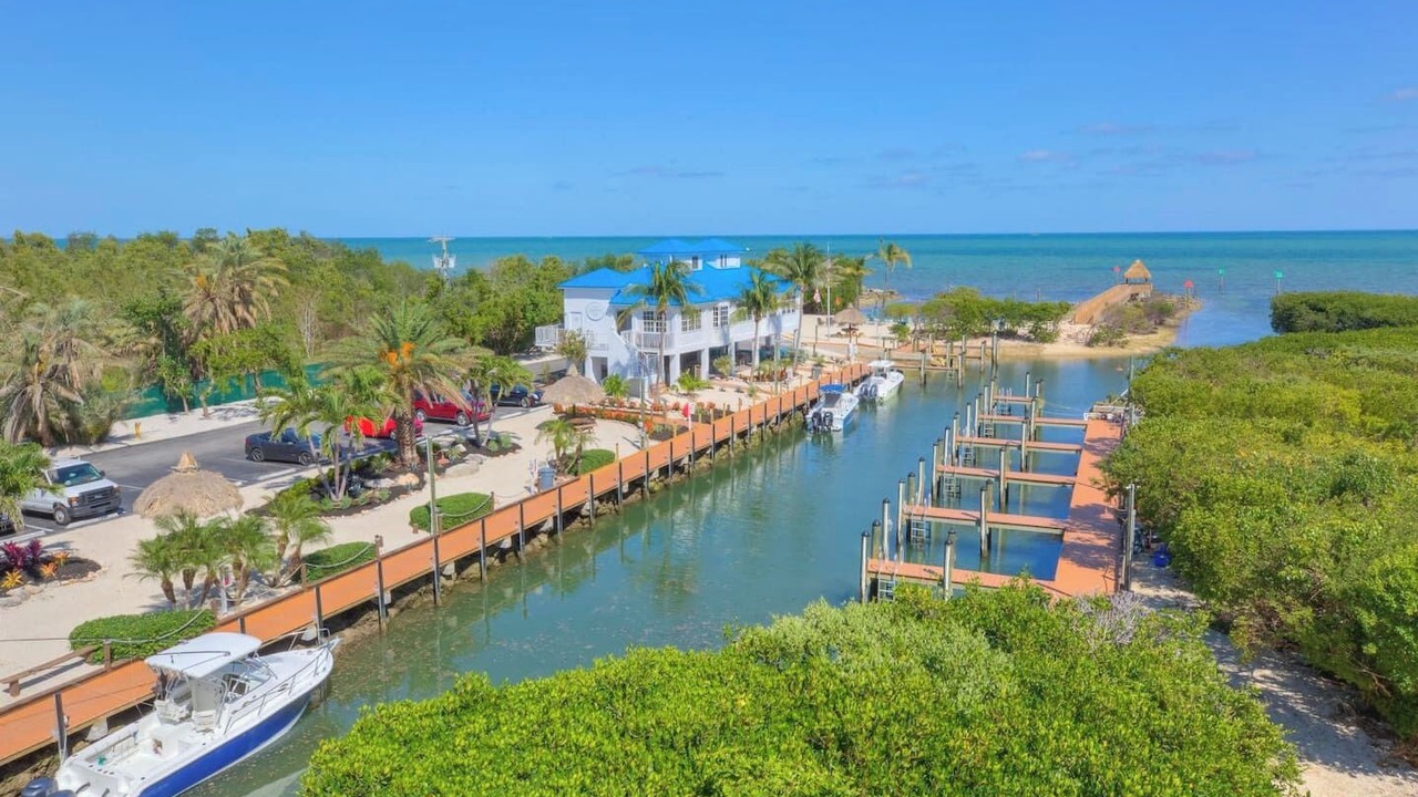 Photo of Others in Tavernier