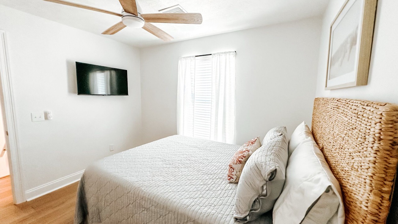 Photo of Bedroom in Laguna Beach Estates
