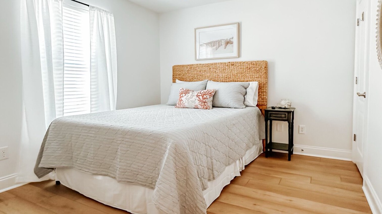 Photo of Bedroom in Laguna Beach Estates