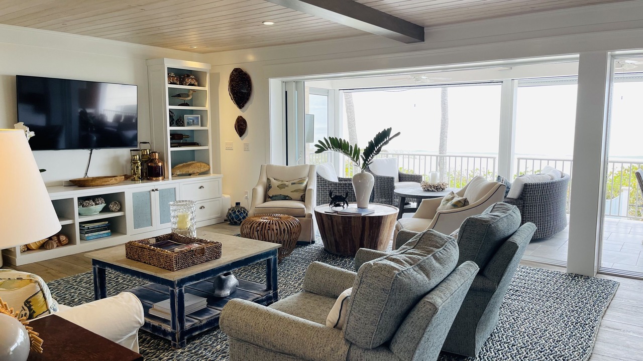 Photo of Livingroom in Golden Beach